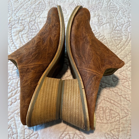 Sofft Women’s Rich Brown Suede heeled mules - Picture 7 of 11